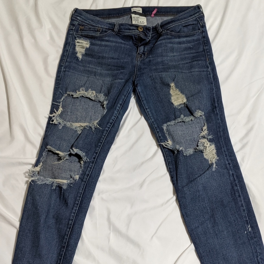 Low Rise Ripped Jeans - Picture 3 of 5